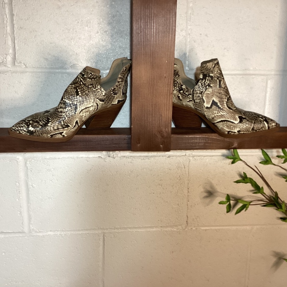 Vince Camuto Snake Skin Women’s Boots